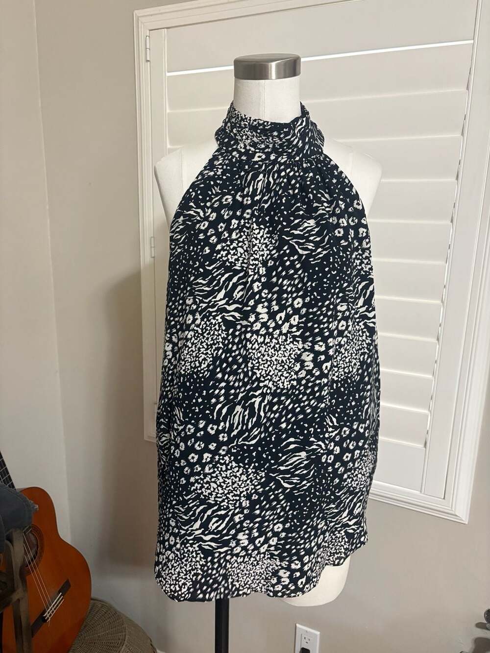 ELLIE by Ellie Tahari Black and White Animal Print Sleeveless Mock Neck Blouse